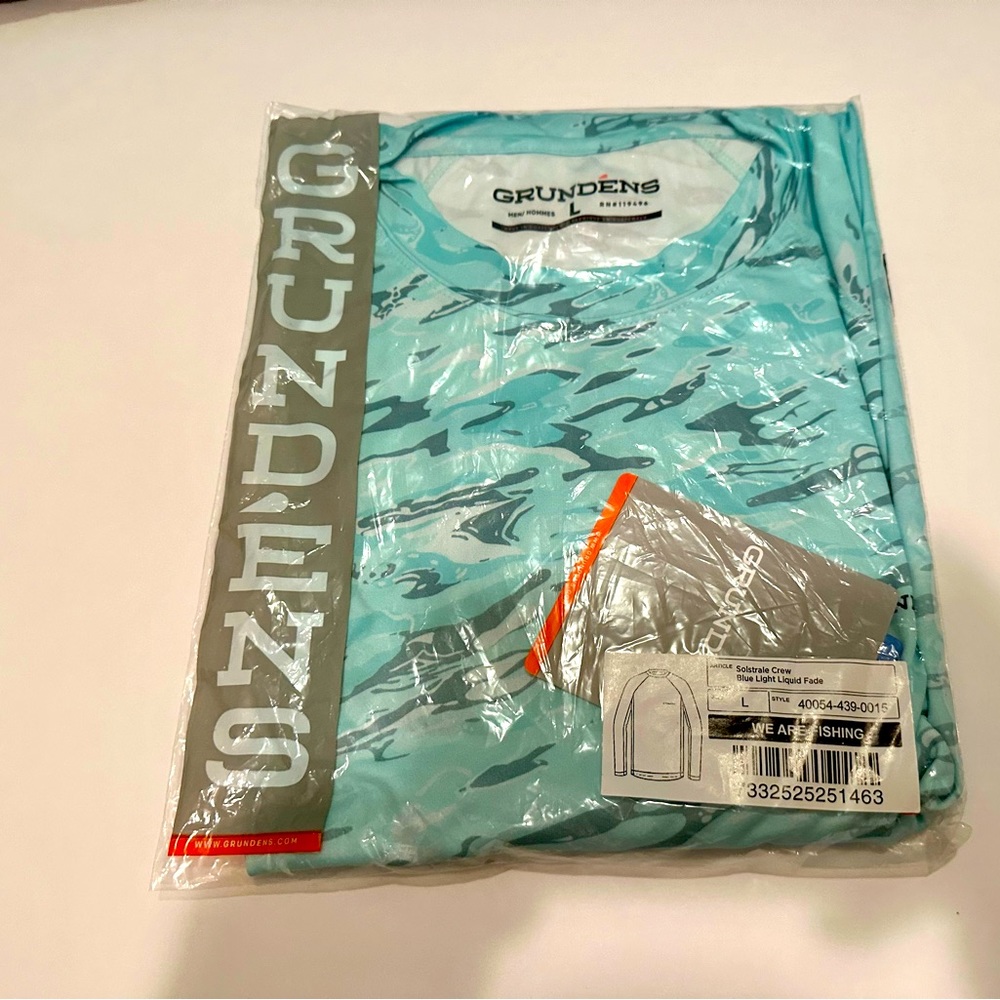 NWT- Mens Solstrale Grew Refraction Camo Aqua Glacier - Size L -SPF & Quick Dry